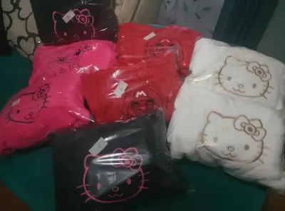 Conjunto polar negro con diseño de gato - miniatura 3