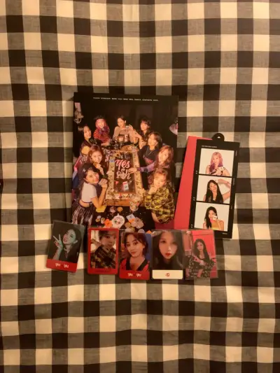 Álbum “Yes or Yes” de twice como nuevo. - miniatura 1
