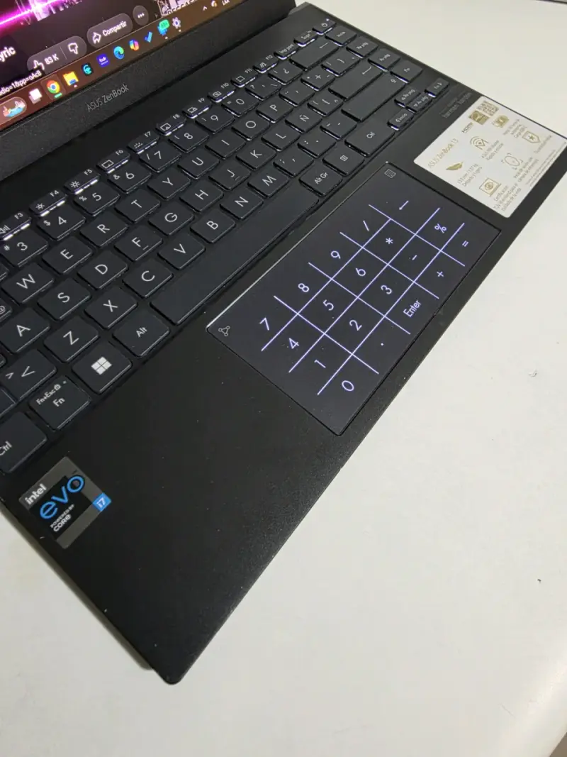 Laptop ASUS ZenBook con caja original - 5
