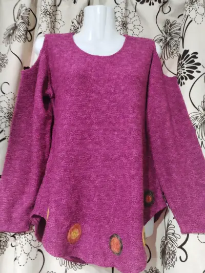 Suéter morado con diseño de círculos - miniatura 1