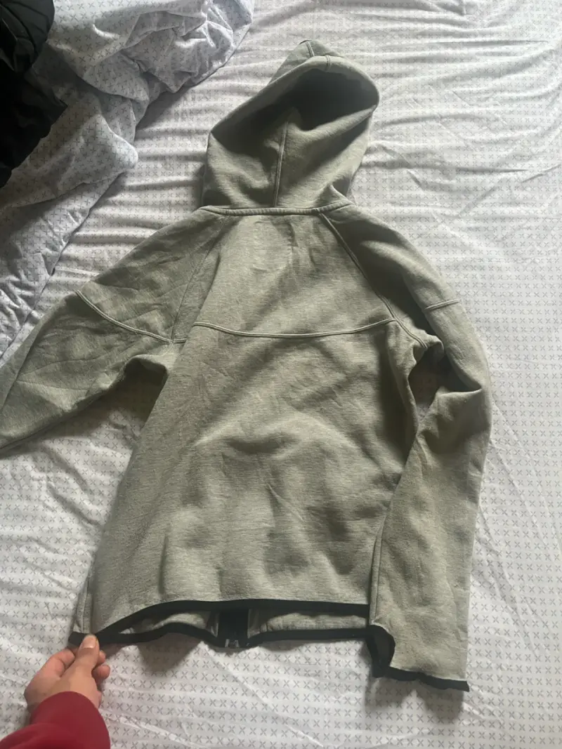 Polerón Nike gris con capucha - 2