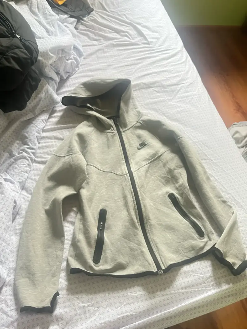 Polerón Nike gris con capucha - 4