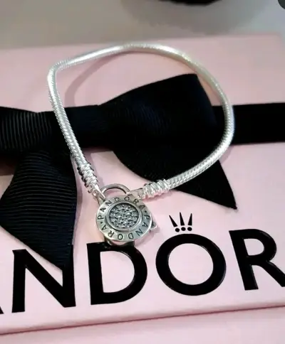 Pulsera Pandora de plata con dije - miniatura 1