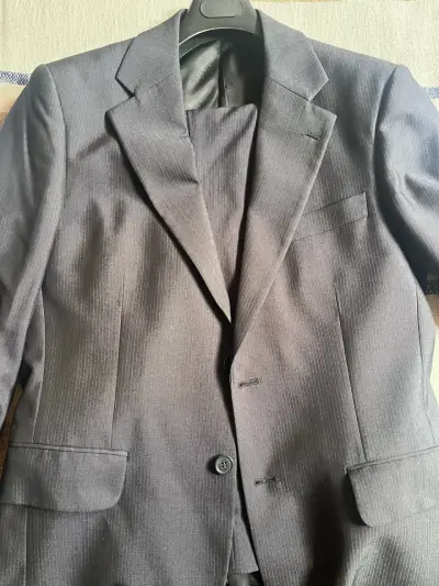 Traje formal gris para hombre - miniatura 1