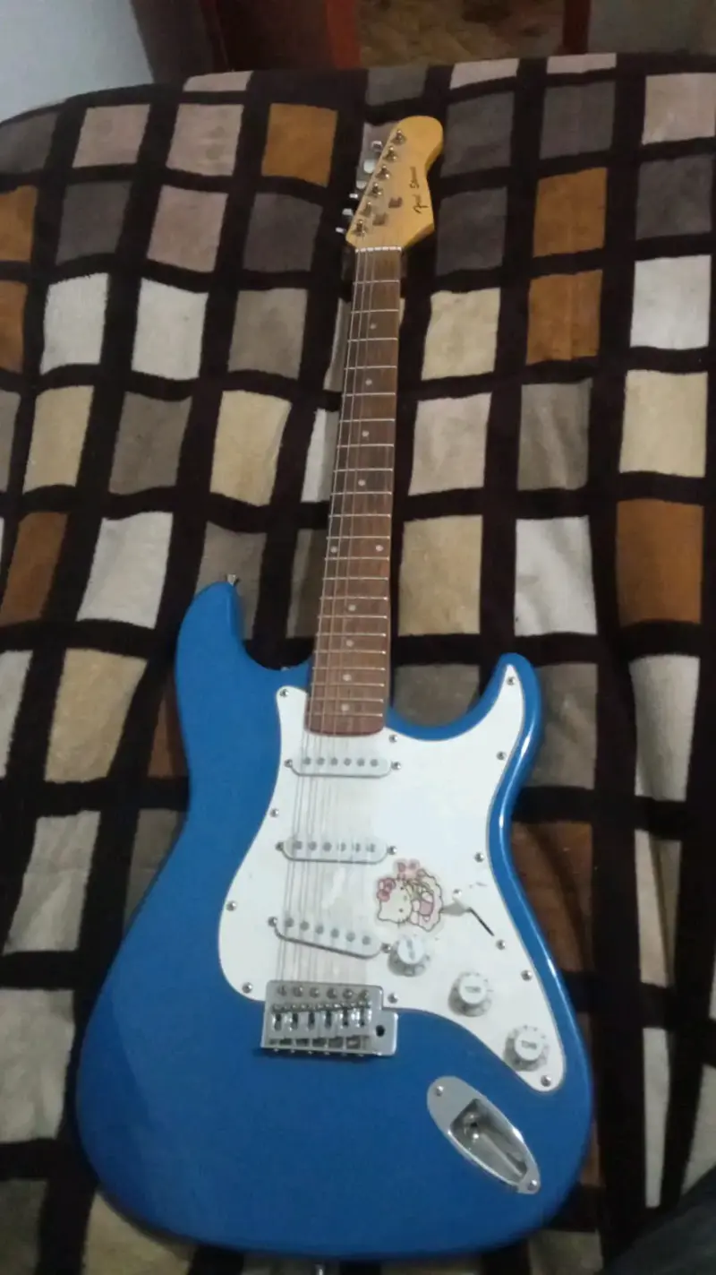 Guitarra eléctrica azul estilo Stratocaster - 4