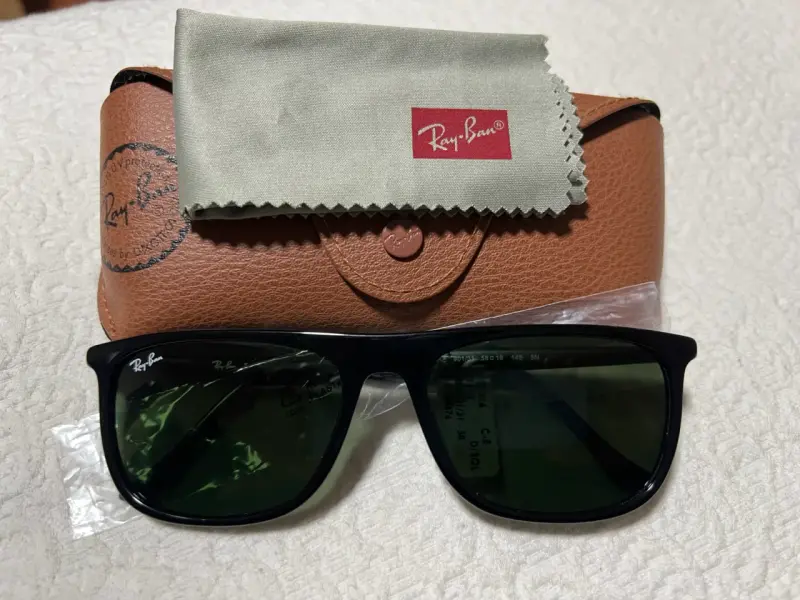 Gafas de sol Ray-Ban negras con estuche - 3