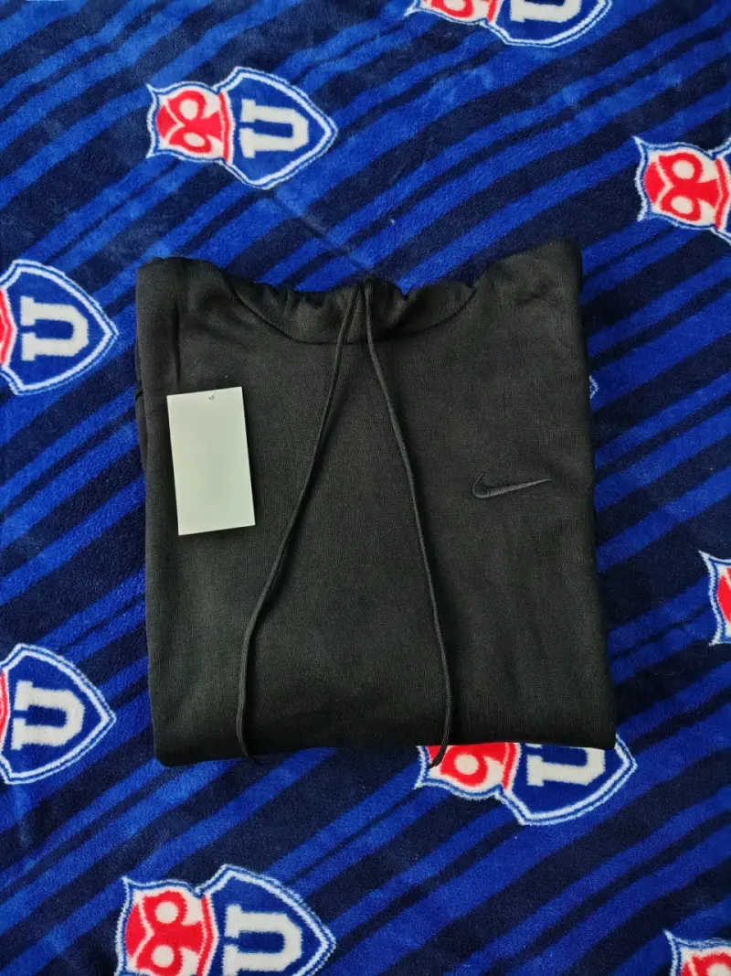 Polerón Nike con logo bordado, cartera canguro - 4