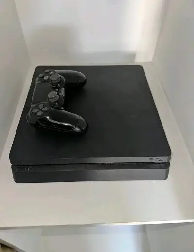 Consola de videojuegos con control - miniatura 2