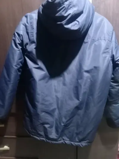 Chaqueta azul con capucha para niño - miniatura 2