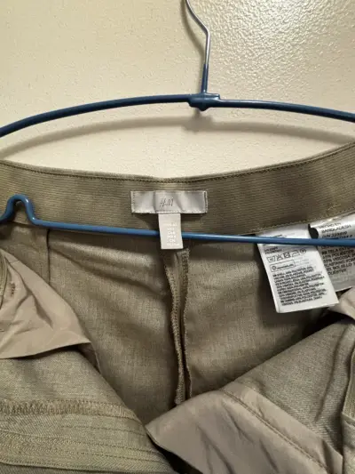 Pantalones de vestir beige para mujer - miniatura 2