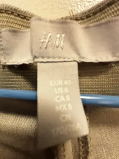 Pantalones de vestir beige para mujer - miniatura 3