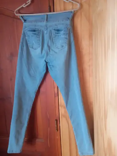 Jeans azul claro para mujer - miniatura 1