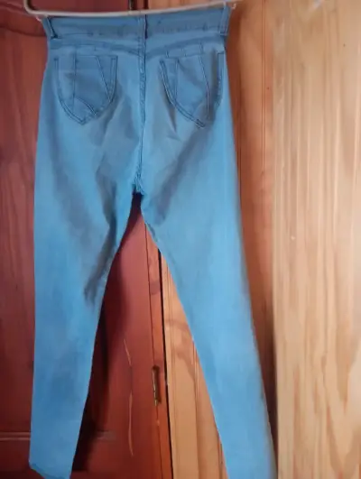 Jeans azul claro para mujer - miniatura 3