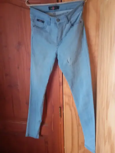 Jeans azul claro para mujer - miniatura 4