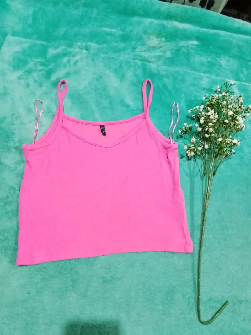 Camiseta de tirantes rosa para mujer