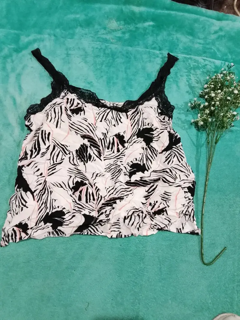 Blusa de tirantes con estampado animal print