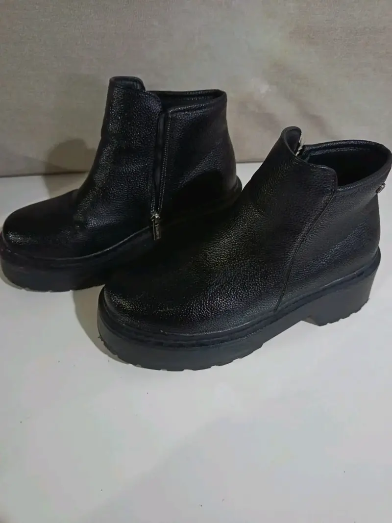Botines negros de cuero con plataforma - 2