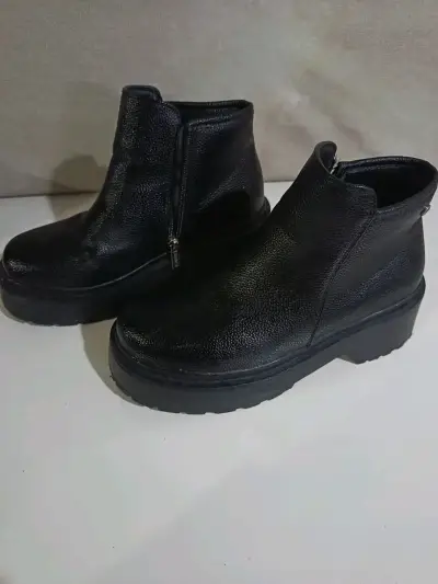 Botines negros de cuero con plataforma - miniatura 2