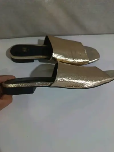 Sandalias doradas H&M talla 36 - miniatura 2