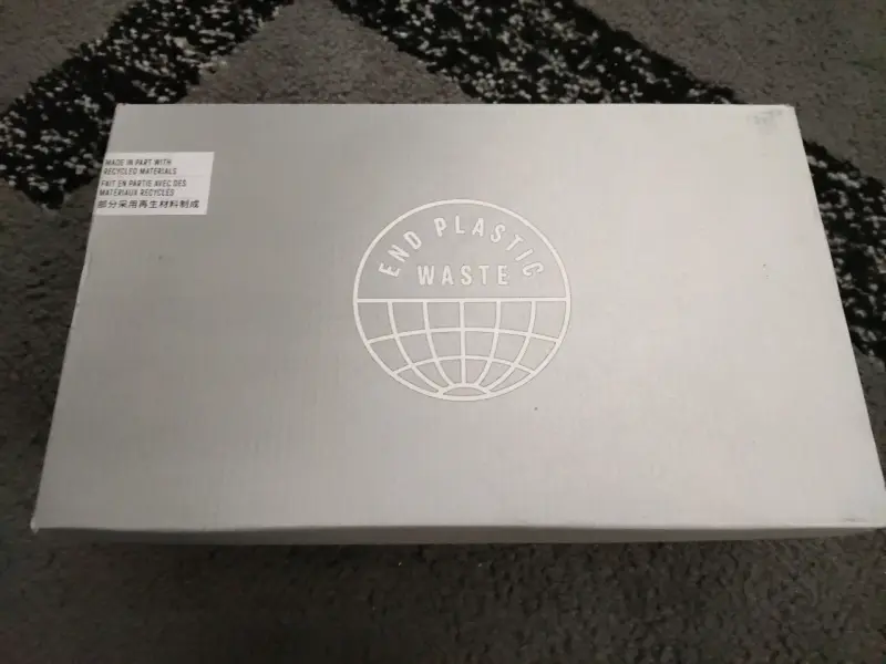 Caja de zapatos reciclada 'End Plastic Waste' - 1