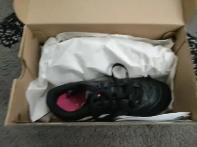 Caja de zapatos reciclada 'End Plastic Waste' - miniatura 3