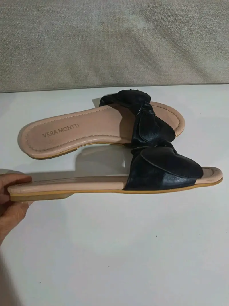 Sandalias planas negras Vera Montti - 2