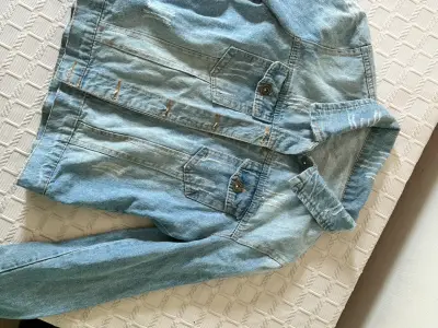 Chaqueta de mezclilla azul claro - miniatura 2