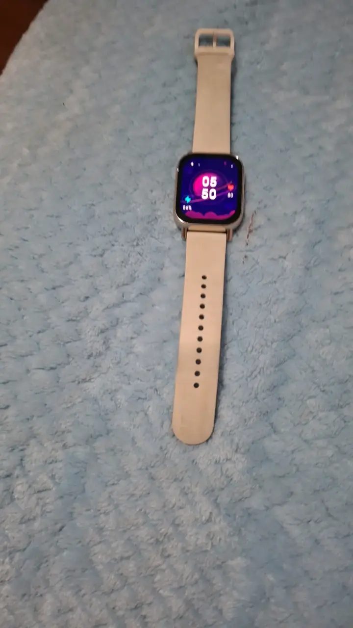 Smartwatch con correa beige - 3