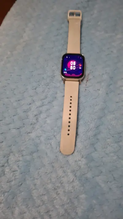 Smartwatch con correa beige - miniatura 3