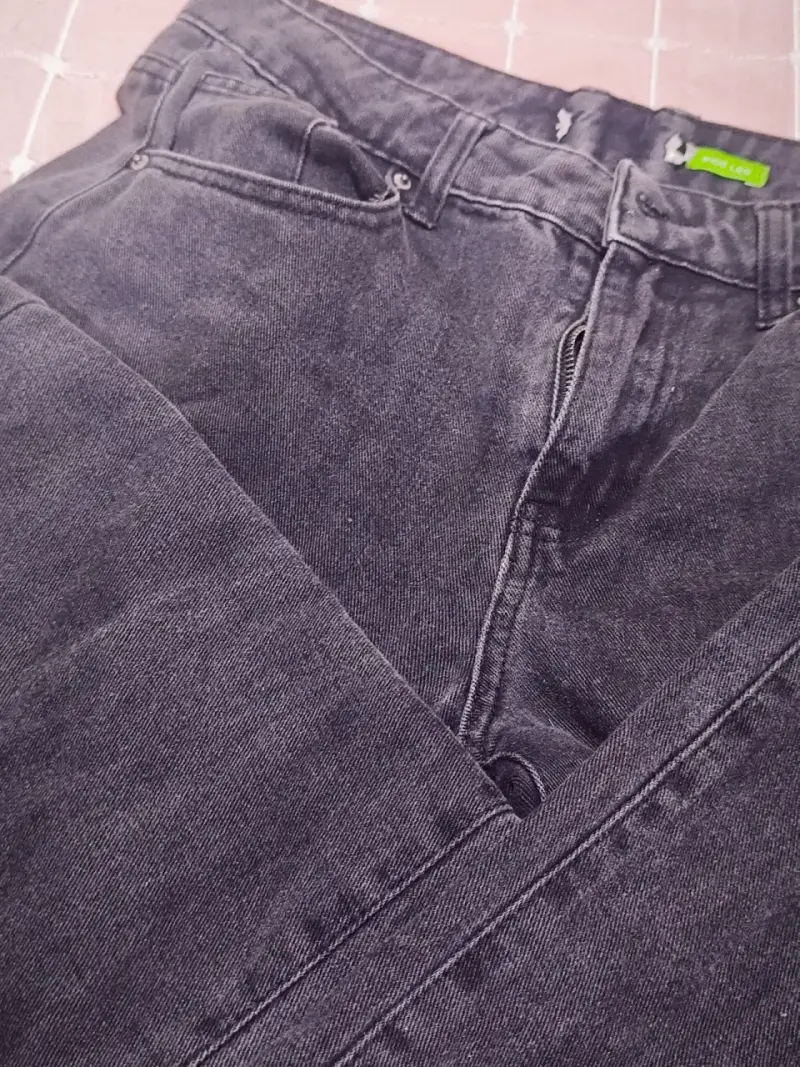 Jeans negros de mezclilla para mujer - 3
