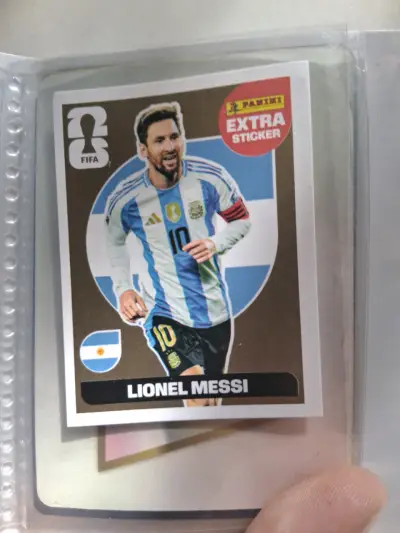 Lámina Extra  Gold Panini Lionel Messi FIFA - miniatura 3