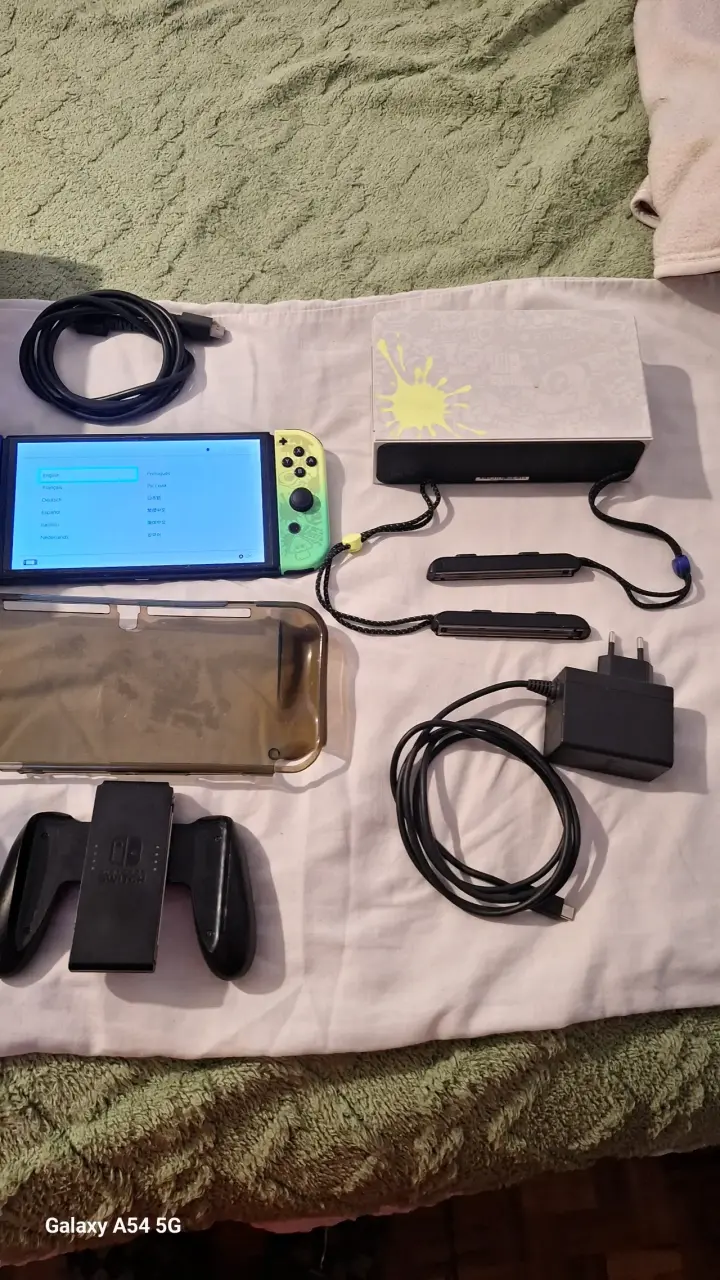 Consola Nintendo Switch con Joy-Con personalizados - 5