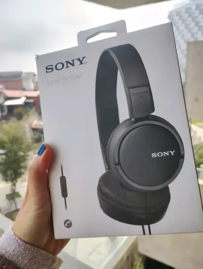 Auriculares Sony con cable y diseño plegable - miniatura 4