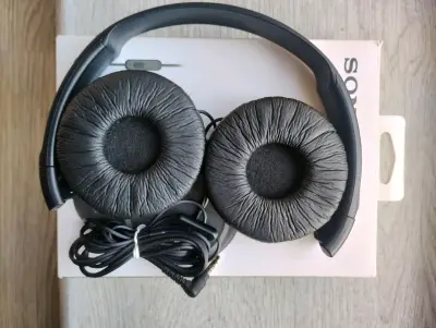 Auriculares Sony con cable y diseño plegable - miniatura 6