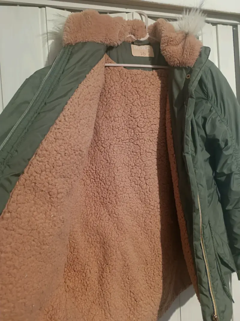 Parka verde con forro de chiporro - 2