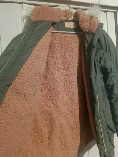 Parka verde con forro de chiporro - miniatura 2