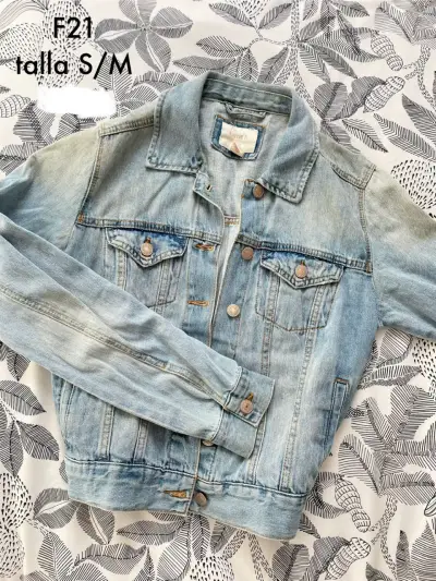 Chaqueta de mezclilla F21 talla S/M - miniatura 1