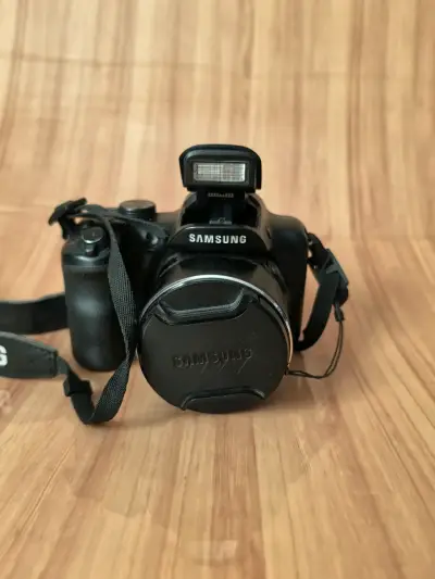 Cámara Samsung con accesorios y estuche - miniatura 5