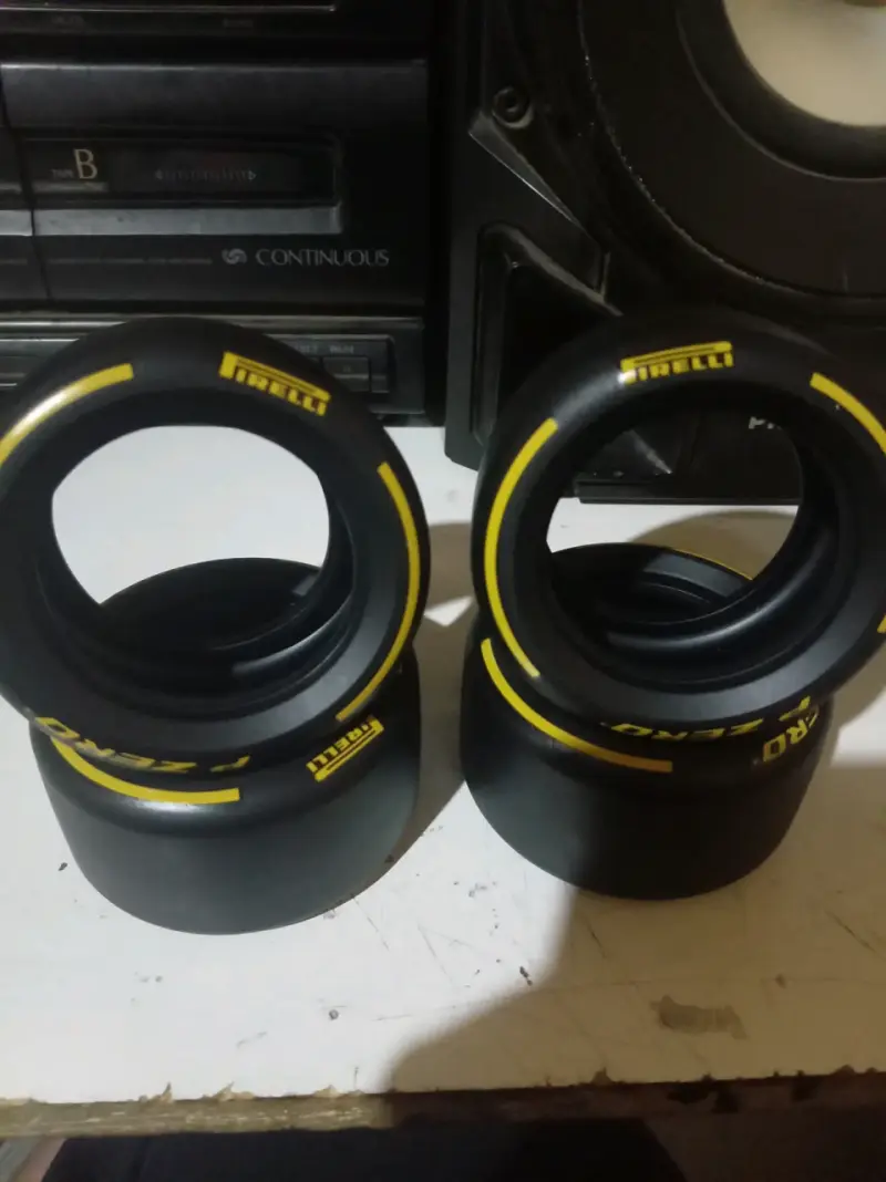 Set de llantas Pirelli P Zero lego 42207 - 4