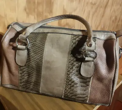 Bolso de cuero en tonos marrones - miniatura 1