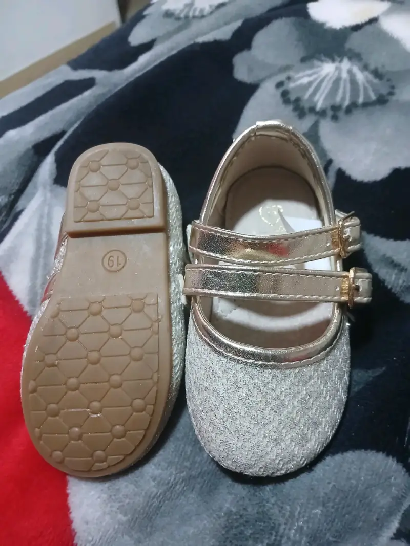 Zapatos de bebé dorados con brillo - 3