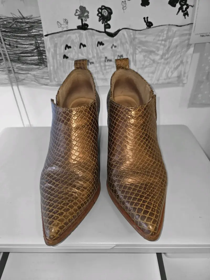 botines burano n°36 – cuero grabado estilo reptil - 3