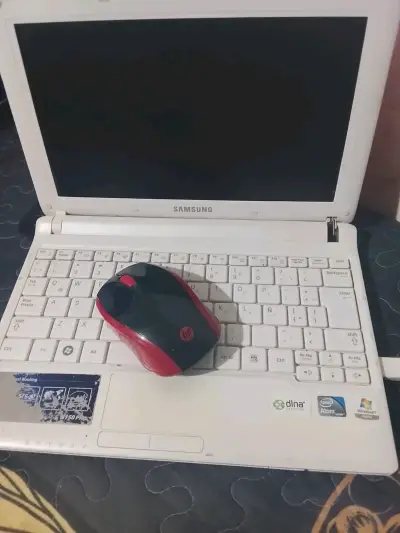 Notebook Samsung blanco con software - miniatura 2