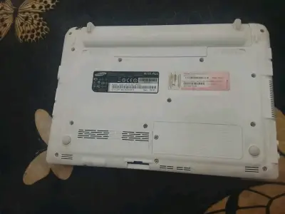 Notebook Samsung blanco con software - miniatura 3