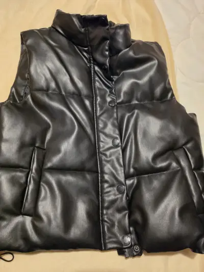 Chaleco acolchado negro para invierno - miniatura 4