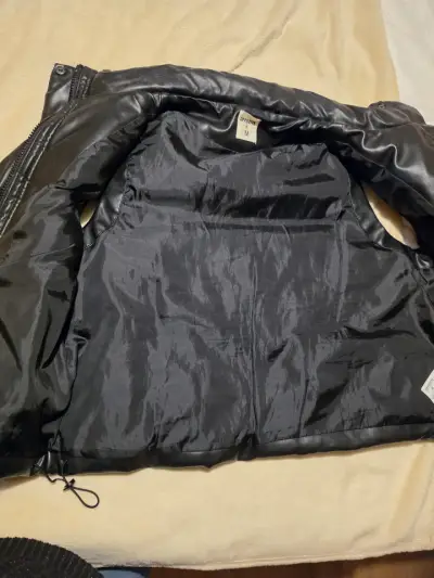 Chaleco acolchado negro para invierno - miniatura 5