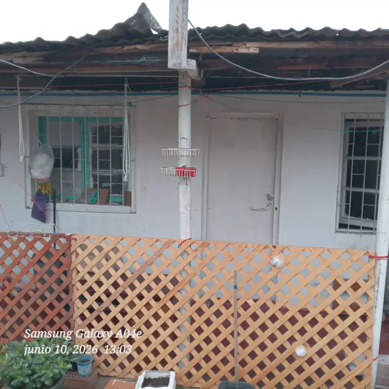 SE VENDE CASA ESQUINA - 4