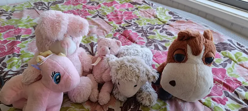 Set de peluches variados para niños