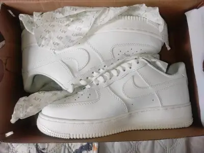 Zapatillas Nike Air Force 1 blancas - miniatura 3