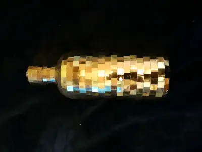 Botella decorativa dorada - miniatura 1